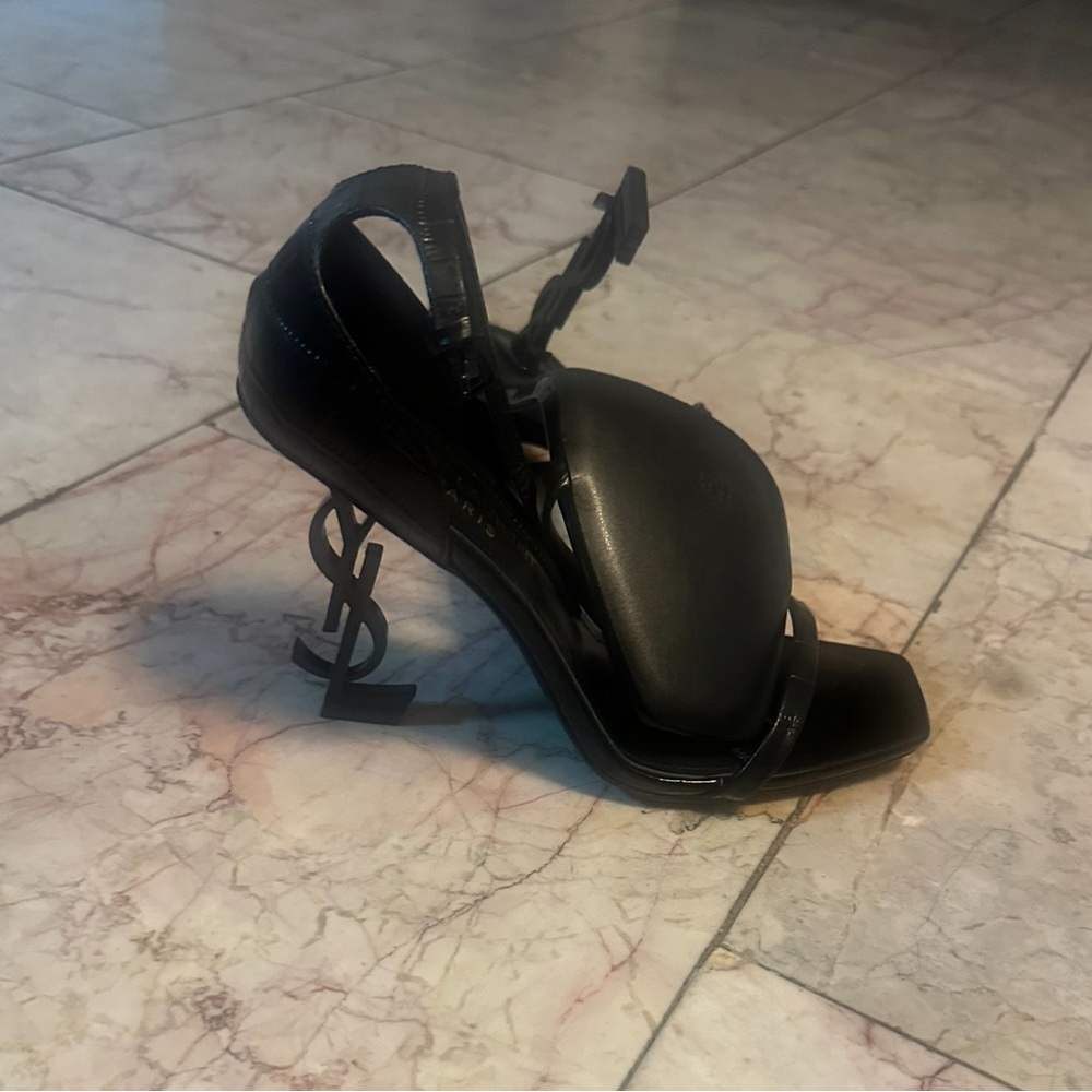 Authentic Saint Laurent shiny Patton leather heel - Picture 3 of 5